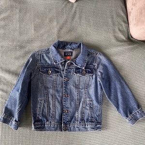 Children’s place jean jacket size 5T